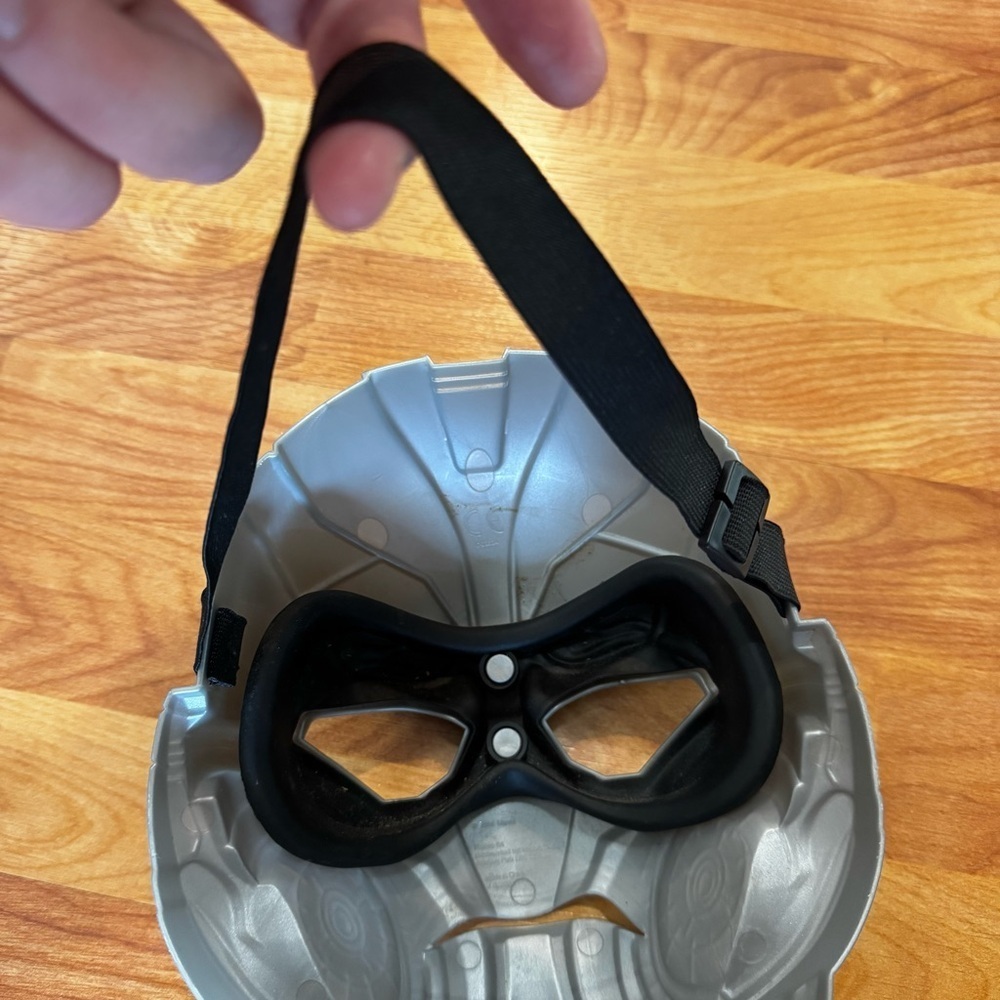 Marvel Avengers Age of Ultron Ultron Front-Face Mask 2015 Gray Quick Costume - Picture 3 of 10
